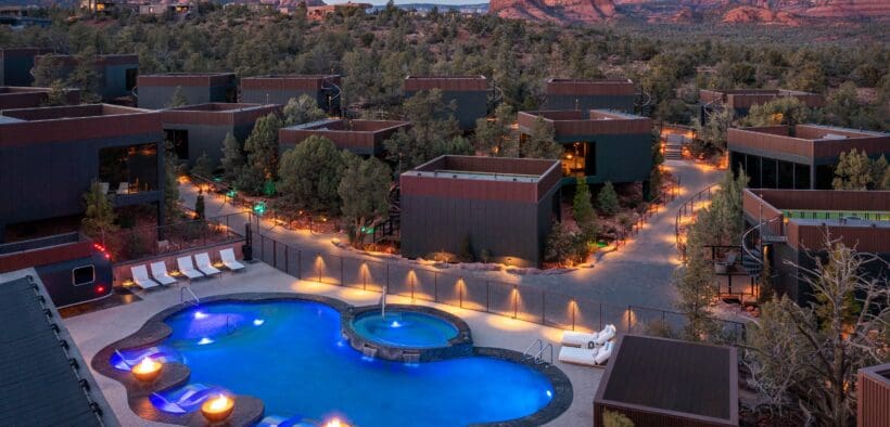 Aerial view of Ambiente Sedona Hotel's atriums, pool and Forty1 restaurant.